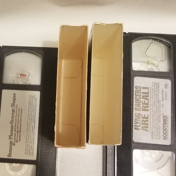 For fans of X Files : 2 90s UFO documentary VHSs - Picture 6 of 6